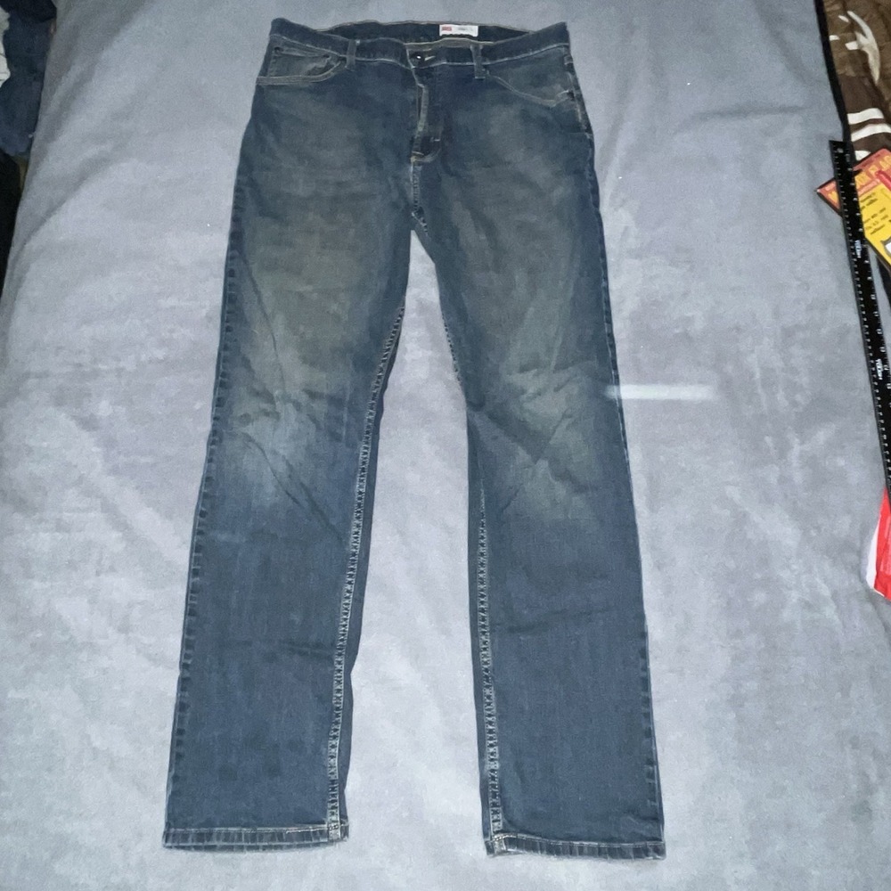 Wrangler Jeans Mens 36x32 Blue Medium Wash Athletic Fit Straight Stretch Denim